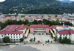 Özel güvenlik görevlisi, okul kantinde 2 kadını vurarak öldürdü