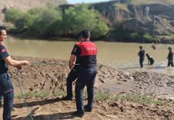 Çayda kaybolan Mustafa'nın cansız bedenine ulaşıldı