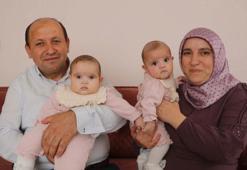 Evlat hasreti çeken çift, 25 yıl sonra ikizlerini kucaklarına aldı