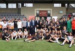 Ural Aküzüm: Türkiye'de kadın futbolunu tabana yaymak gerekiyor