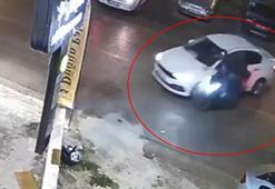 Bursa'da otomobil ile motosikletin çarpışması kamerada; 1 yaralı