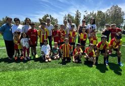 Bodrum’da anneler çocuklarıyla futbol ve voleybol oynadı