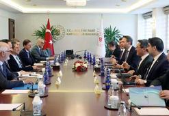 Bakan Bayraktar, IRENA Genel Direktörü La Camera ile bir araya geldi