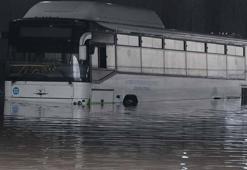 Kayseri'de sağanak; alt geçitler su doldu