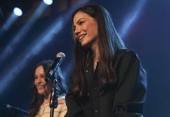 Eşref Rüya, Demet Özdemir'in şarkılarıyla gündemde