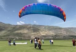Engelli çocuklara, yamaç paraşütü eğitimi