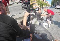 Esenyurt'ta yaya geçidinde tekmeli yol verme kavgası kamerada