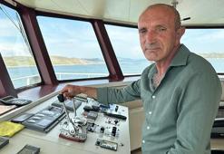 Hizmetli olarak göreve başladığı feribota kaptan oldu; 30 yıldır ilçeyi şehre bağlıyor