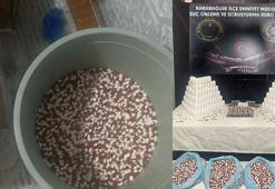 'Torbacının' zula evindeki çöp kovasında 46 bin 260 adet sentetik ecza maddesi ele geçirildi