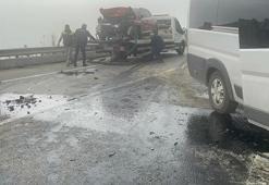 İşçi servis minibüsü ile otomobil çarpıştı: 2’si ağır, 12 yaralı