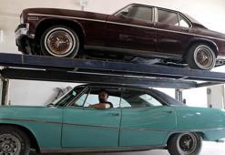 Hurda klasik otomobilleri yenileyip, trafiğe çıkarıyor