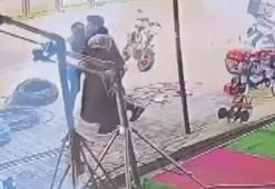 Bıçaklı saldırgana müdahale edip kadını kurtardı