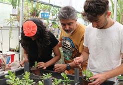 Özel öğrenciler, atıl konteyneri kitap okuma alanına dönüştürdü