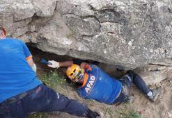 Tokat'ta, kaçak kazı yaparken üzerine devrilen kayanın altında can verdi