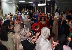 Batman’da işitme ve konuşma engelli çiftin kınasında 'sessiz çiftetelli'