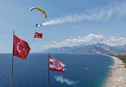 THK'dan 19 Mayıs'ta Antalya semalarında paramotor gösterisi