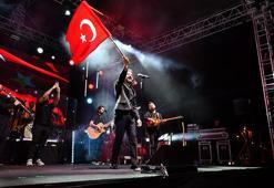 Koray Avcı, Fethiye'de konser verdi