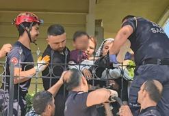 Bacağına saplanan korkuluk demiriyle hastaneye kaldırıldı