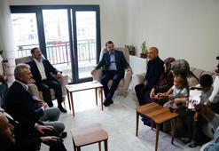 Bakan Kurum, Hatay'da evlerinin yapımı tamamlanan depremzede aileye misafir oldu