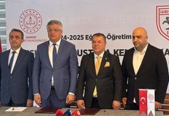 Samsunspor tesislerinde minikler için futbol şöleni başlıyor