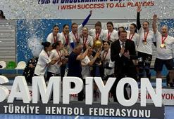 Yalıkavakspor şampiyonluk kupasını çiftledi