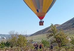 Kapadokya'da sıcak hava balonu, kayalıklara zorunlu iniş yaptı