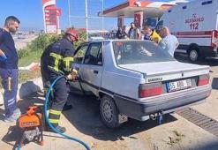 Bordür taşına çarpan otomobilin sürücüsü yaralandı