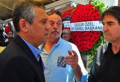 CHP lideri Özgür Özel, cenazeye katıldı