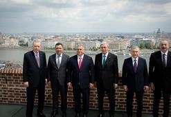 Cumhurbaşkanı Erdoğan, Macaristan'da liderlerle hatıra fotoğrafı çekimine katıldı