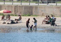 İstanbul'da termometreler 26 dereceyi gösterdi; vatandaşlar sahile akın etti