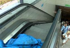 Ünalan Metrosunda yürüyen merdiven kırıldı; istasyon çıkışında yoğunluk oluştu