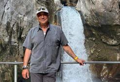 Beşiktaş’ta eski Yeşilçam oyuncusu üniversite öğrencisi tarafından bıçaklanarak öldürüldü: Şüphelinin kaçış anları kamerada