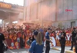 Galatasaray'a İzmir'de coşkulu karşılama