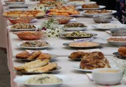 Hakkari'de ot festivali; lezzetler yarıştı