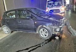 Lastiği patlayan otomobil tünel duvarına çarptı; 3'ü çocuk 5 yaralı