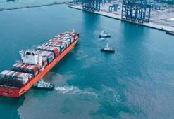 Hindistan'da konteyner gemisi battı