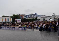 Küçükçekmece'de dev ekranda maç keyfi