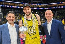 Nigel Hayes-Davis ve Khem Birch'e THY'den mil ödülü