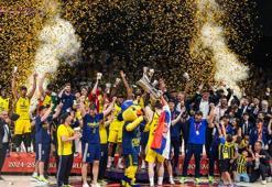 Fenerbahçe Beko EuroLeague Şampiyonu oldu, sporcular ve futbol takımından kutlamalar geldi