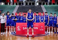 Bahçeşehir'den üç yaş grubunda üç derece