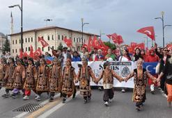 Sivas'ta 2'nci Uluslararası Film Festivali kortejle başladı