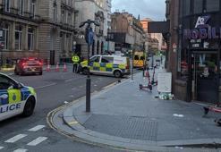 Liverpool’un şampiyonluk kutlamalarında bir araç kalabalığın arasında girdi: 47 yaralı