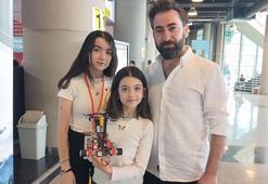 Elektronik öğretmeni, kızlarıyla katıldığı robot yarışmasında 3 derece elde etti
