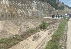 Tokat'ta heyelan; D-100 kara yolu tek yönlü ulaşıma kapandı