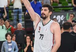 Karşıyakalı Muhsin Yaşar resmen Galatasaray'da