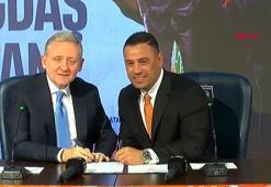 Başakşehir FK, teknik direktör Çağdaş Atan ile sözleşme yeniledi