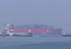 Türkiye'nin ilk Yüzer Üretim Tesisi 'Osman Gazi', İstanbul Boğazı'ndan geçiyor