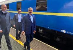 Bakan Fidan, trende gazetecilerin sorularını cevapladı