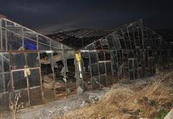 Antalya'da hortum; seralar zarar gördü, evlerin çatısı uçtu