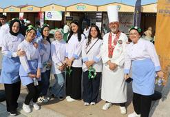 Samsun'da Ot Yemekleri Festivali'nde 'ısırganlı dondurma'ya yoğun ilgi